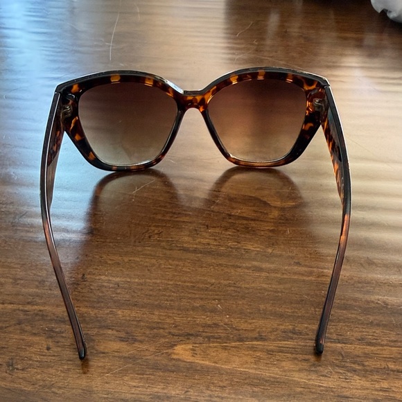 Laundry Brand Tortoise Shell Sunglasses main image 5